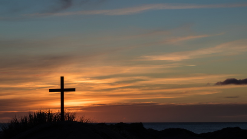 Jose Eduardo De Oliveira e Silva conduz uma reflexão sobre a beleza como ponte sagrada que aproxima o ser humano do divino.