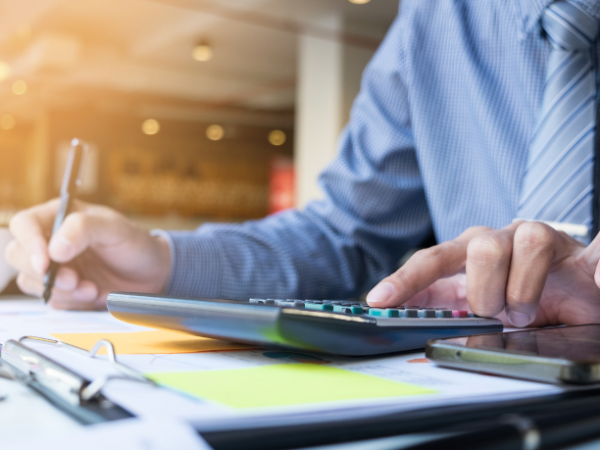 Danilo Regis Fernando Pinto destaca o papel da contabilidade financeira na transparência dos mercados e como padrões consistentes reforçam confiança e previsibilidade.